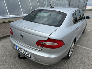 Skoda Superb 2.0 103kW (6 foto / 8)
