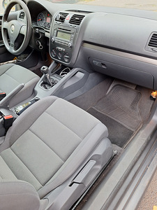 VW Golf 2005 a, bensiin (8 foto / 14)