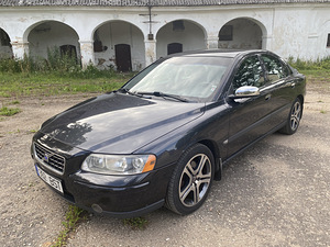 Volvo S60 2,4t (1 foto / 15)