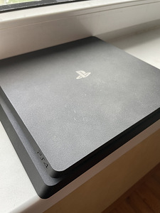 PlayStation 4 slim