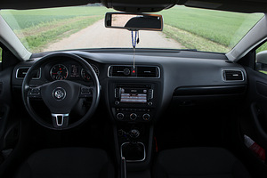 Volkswagen Jetta (7 foto / 10)