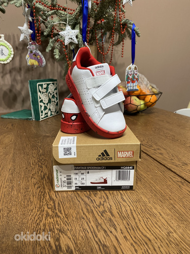 Adidas marvel tossud