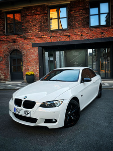 BMW E93 M-Pakett Shadow-line Logic 7 3.0 170kW (5 foto / 13)