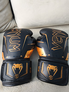 Venum Elite Evo Boxing Gloves Black Bronze (2 foto / 3)