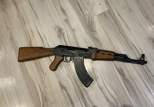 Kalashnikovi automaadi AK-47 koopia DENIX 1086 (1 foto / 1)