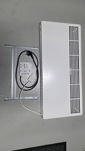 Elektroonilise termostaadiga Ensto elektriradiaator 1000W (2 foto / 4)
