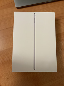 iPad Pro 9,7 Wi-Fi 128GB (1 foto / 6)