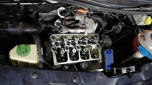 VOLKSWAGEN TRANSPORTER T5 1,9TDI 75kW (10 foto / 11)