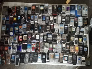 MOBIILTELEFONIDE MAKETID/NÄIDISED 250+ TÜKKI (2 foto / 4)