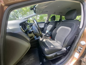 Kia Ceed 2017 Diisel, Automaat, Üv-08.2027 (10 foto / 15)