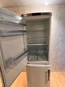 AEG külmik (2 foto / 3)