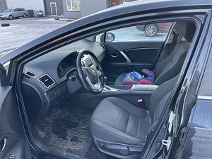 Toyota avensis (5 foto / 7)