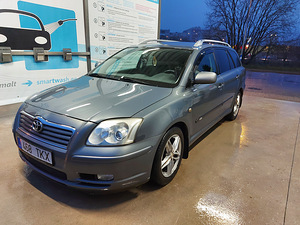 Totota Avensis (2 foto / 4)