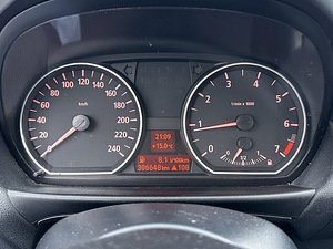 BMW 116i manuaal (10 foto / 10)