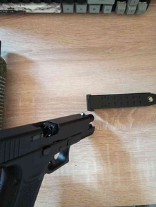 Airsoft glock 17 gen 4 WE (3 foto / 3)