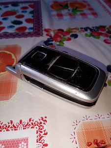 Nokia nuppudega klapiga koos laadijaga (5 foto / 5)