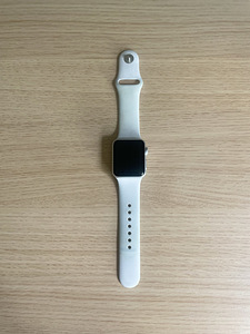 Apple watch series 3 (2 foto / 4)