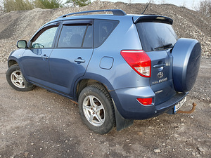 Toyota Rav 4 (3 foto / 12)
