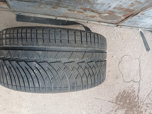 Продам 2 Шины Michelin Alpine Sport