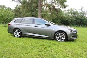 Opel Insignia 2.0 125kW (6 foto / 12)