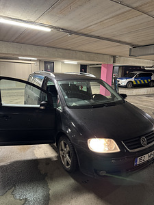 Volkswagen Touran 2.0 tdi 103kw manual (2 foto / 10)
