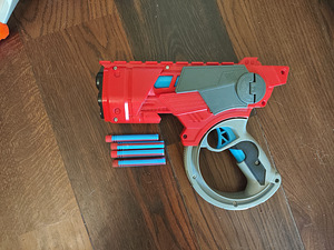 Nerf mängupüstol ja 4 kuuli. (1 foto / 1)