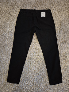 Zara dnwr mustad chino püksid 44 - Uued (2 foto / 5)