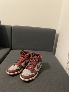 Nike (2 foto / 3)