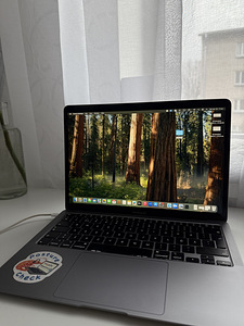 MacBook Air 2020 (1 foto / 3)