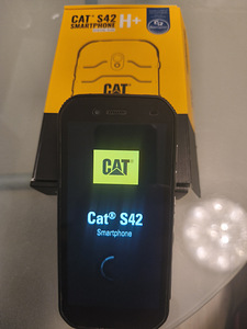 CAT S 42 smartphone (1 foto / 2)