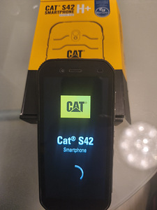 CAT S 42 smartphone (2 foto / 2)