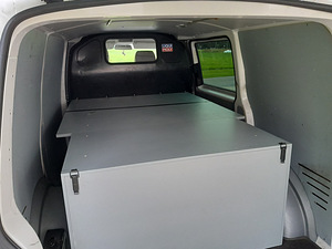 VW T5 lihtne campervan (9 foto / 10)