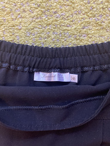 Продам черную юбку. (2 фото из 3)