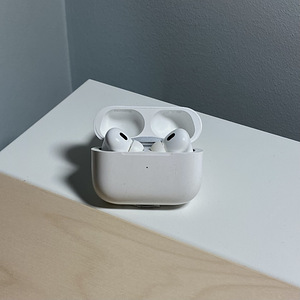 AirPods Pro (2 поколение) (1 фото из 7)