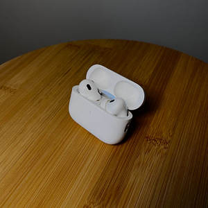 AirPods Pro (2nd generation) (2 foto / 4)