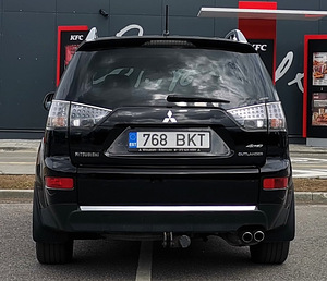 MITSUBISHI OUTLANDER XL 2.2 DI-D, 4WD 115 kW -09 (3 foto / 15)