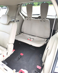 MITSUBISHI OUTLANDER XL 2.2 DI-D, 4WD 115 kW -09 (8 foto / 15)