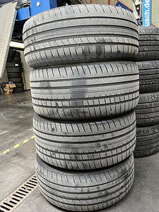 BMW 664M rattad BMW Goodyear Eagle F1 Asymmetric 3 (4 foto / 7)