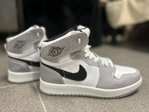 Nike Jordan (1 фото из 3)