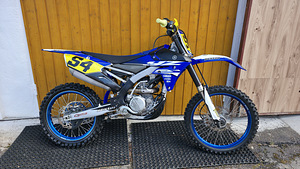 Yamaha YZ250F (1 foto / 10)