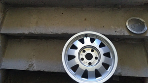 AUDI 15" 5x112 литой диск один (2 фото из 3)