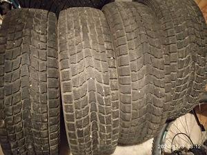 Шины Dunlop 225/65R17 (1 фото из 3)
