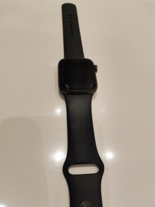 Часы Apple se44mm (2 фото из 2)