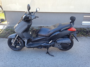 Yamaha X-MAX 125,