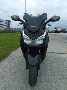 Honda Forza 125 (2 фото из 9)