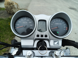 Honda CBX 250, A2 (8 foto / 8)