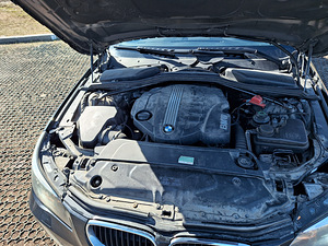 BMW 520d 2010 (13 фото из 15)
