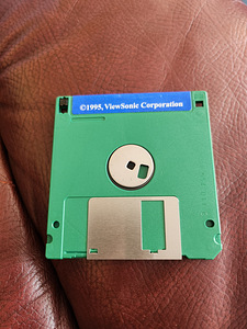 Windows 95/Windows 95 allalaadimisdiskett (2 foto / 5)