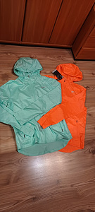 Naiste spordijakid Nike suurus S (1 foto / 1)