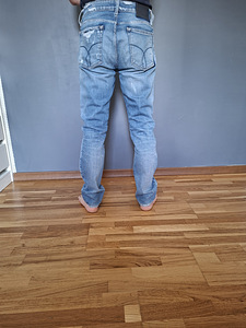 Джинсы Calvin Klein (2 фото из 2)